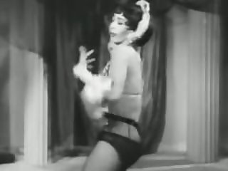 Hot Belly Dancer Does Her Best