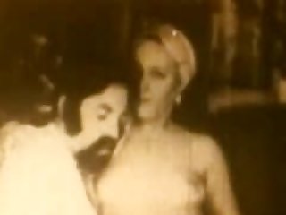 Twins Love to Fuck the Same Pussy