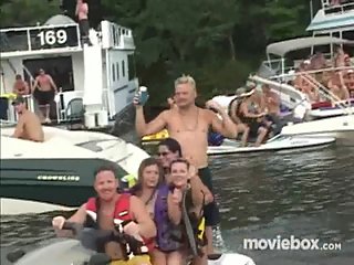 Bare Naked Ladiez Caught In Public, Scene