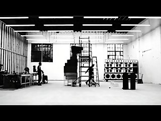 Hot Blonde delivers kinky solo performance